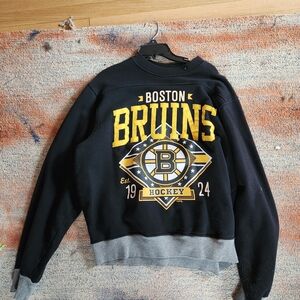 NHL Boston Bruins Black and Gold Pullover Sweatshirt